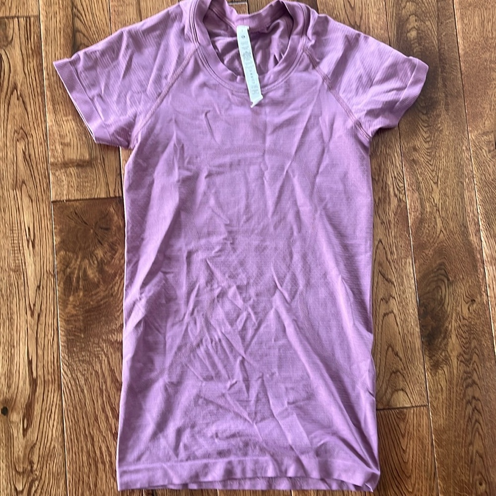 Lululemon Swiftly Tech Short Sleeve shirt